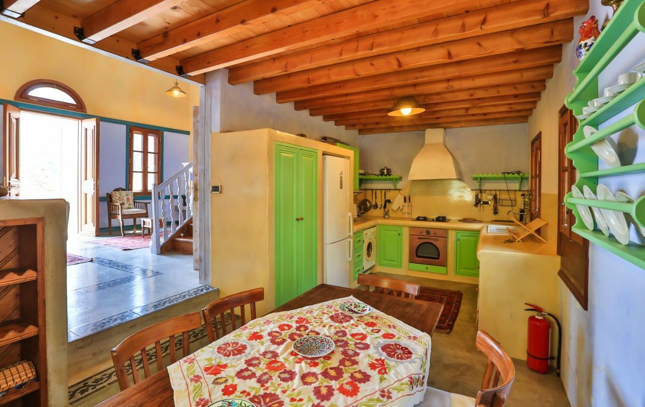 Meyísti Villa Pera Meria מראה חיצוני תמונה