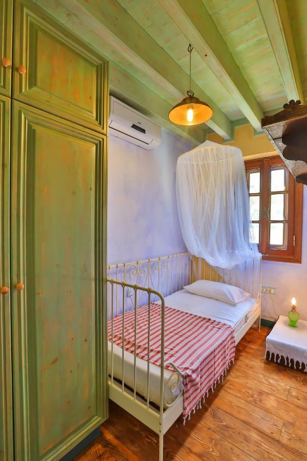 Meyísti Villa Pera Meria מראה חיצוני תמונה
